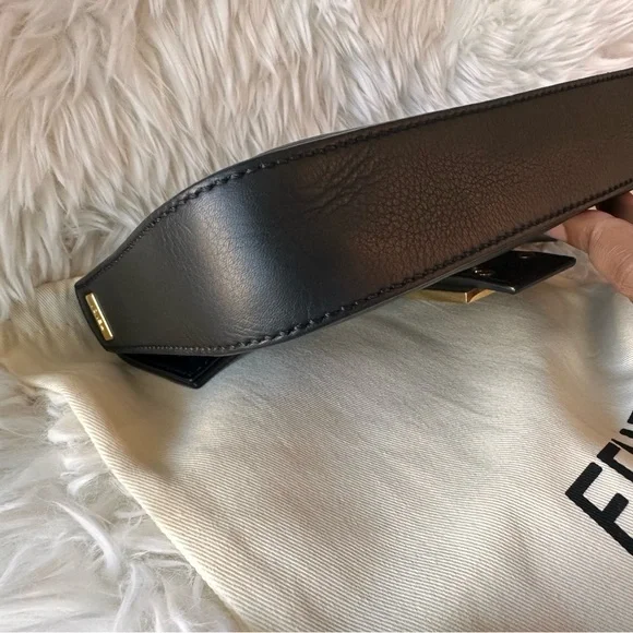 Fendi BAGUETTE LEATHER HANDBAG - Picture 3 of 16